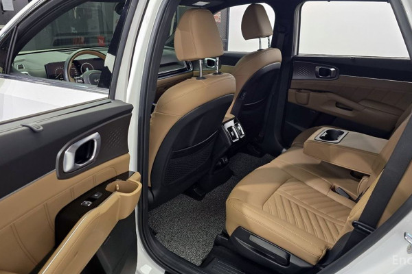 2024 Kia Sorento с пробегом 13 973 км