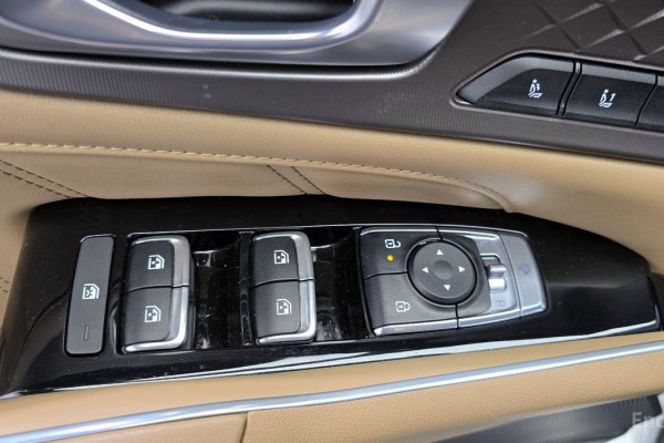 2024 Kia Sorento с пробегом 13 973 км