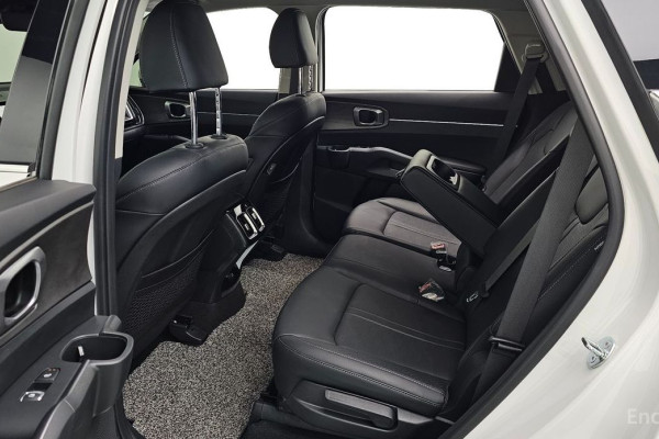 2024 Kia Sorento с пробегом 63 038 км