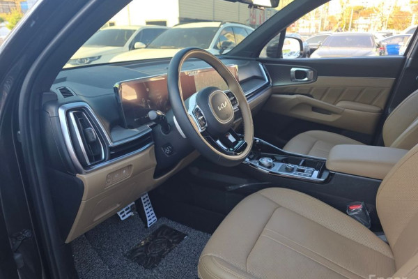 2024 Kia Sorento с пробегом 7 690 км