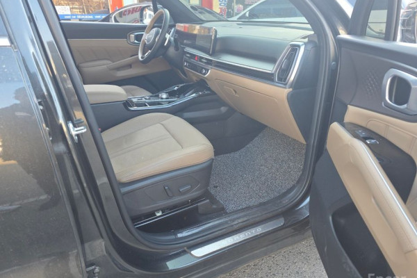 2024 Kia Sorento с пробегом 7 690 км
