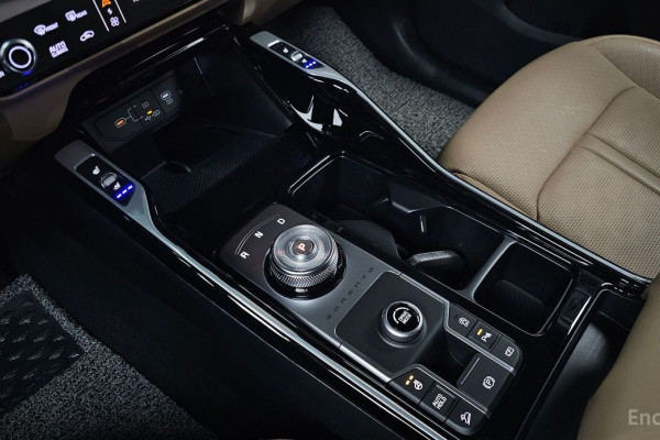 2023 Kia Sorento с пробегом 24 338 км