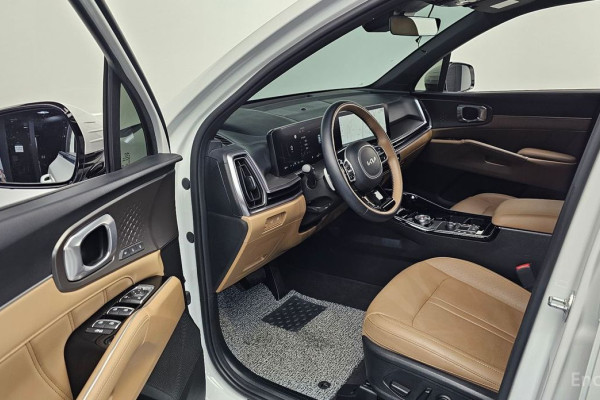 2023 Kia Sorento с пробегом 24 338 км