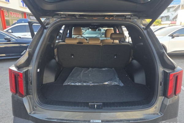 2024 Kia Sorento с пробегом 7 690 км