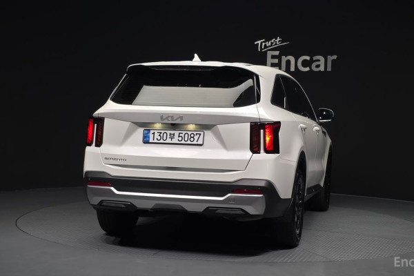 2023 Kia Sorento с пробегом 37 625 км