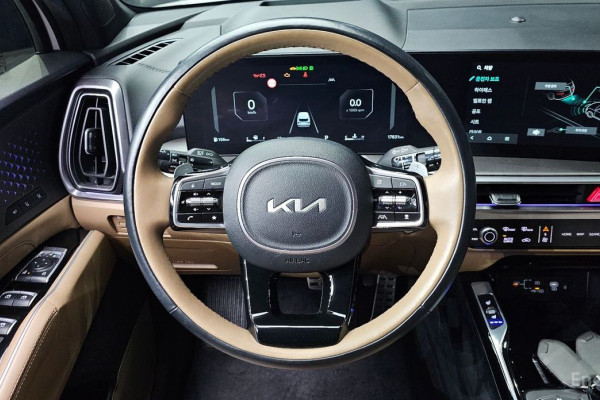 2023 Kia Sorento с пробегом 17 831 км