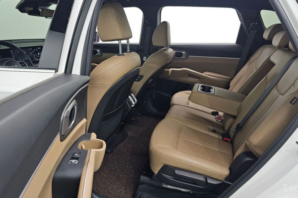 2024 Kia Sorento с пробегом 64 093 км