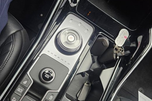 2024 Kia Sorento с пробегом 24 600 км