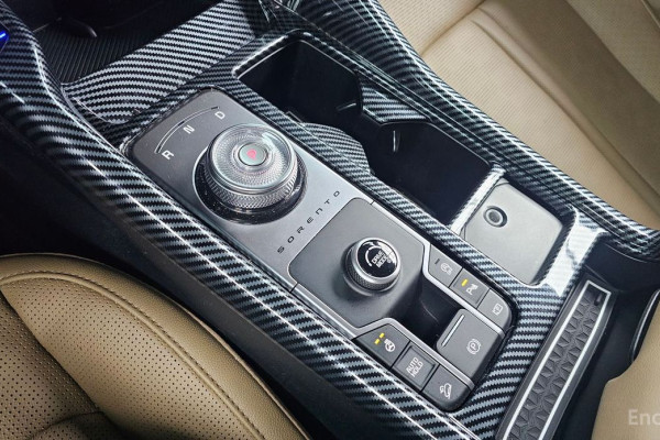 2024 Kia Sorento с пробегом 27 716 км