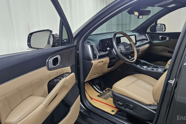 2024 Kia Sorento с пробегом 27 716 км