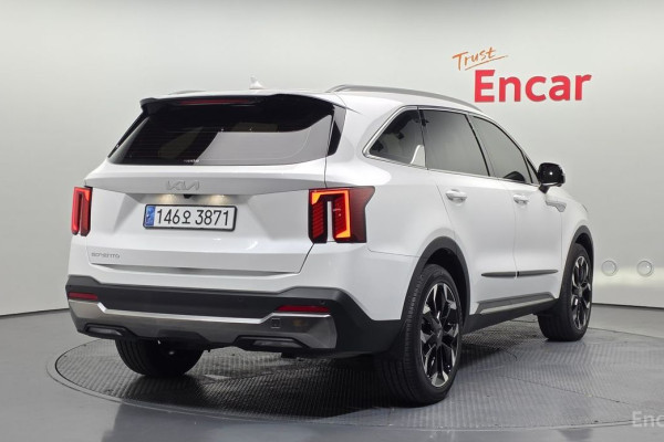 2024 Kia Sorento с пробегом 15 852 км