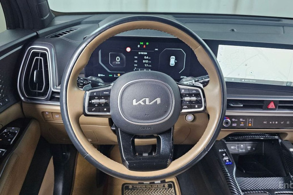 2024 Kia Sorento с пробегом 27 716 км