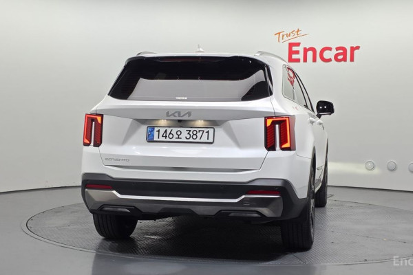 2024 Kia Sorento с пробегом 15 852 км