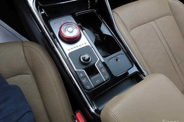 2024 Kia Sorento с пробегом 58 867 км