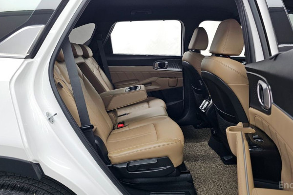 2024 Kia Sorento с пробегом 18 623 км