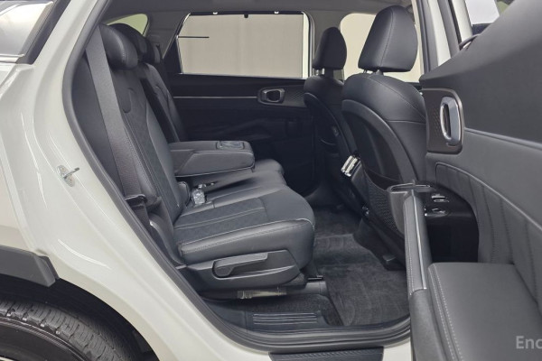 2024 Kia Sorento с пробегом 5 447 км