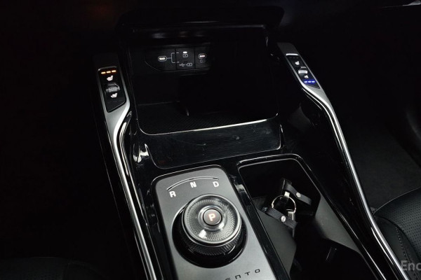 2023 Kia Sorento с пробегом 42 380 км