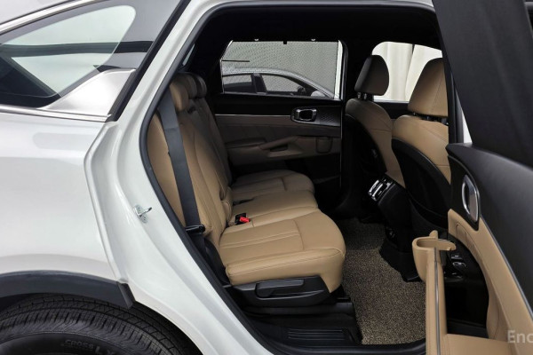 2024 Kia Sorento с пробегом 13 771 км