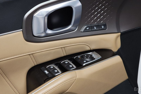 2023 Kia Sorento с пробегом 74 527 км