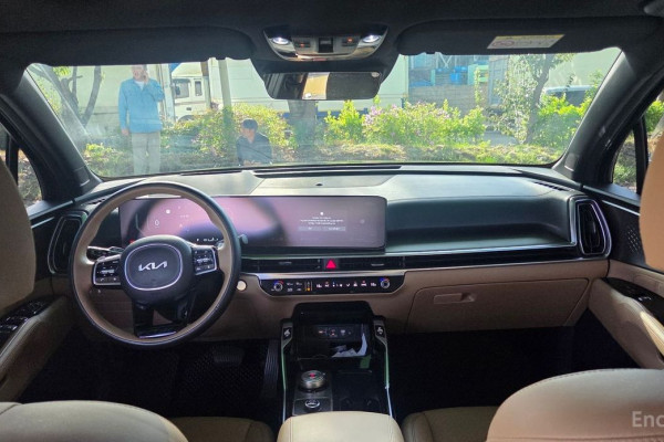 2025 Kia Sorento с пробегом 18 000 км