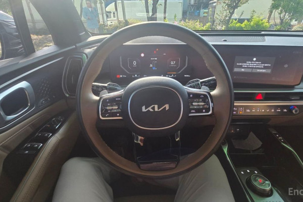 2025 Kia Sorento с пробегом 18 000 км