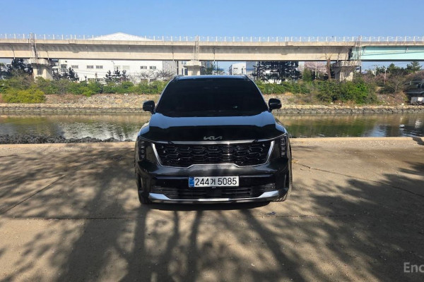2025 Kia Sorento с пробегом 18 000 км