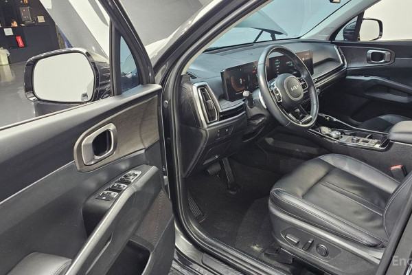 2023 Kia Sorento с пробегом 42 380 км