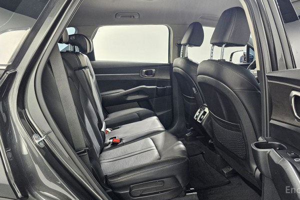 2023 Kia Sorento с пробегом 42 380 км