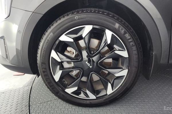 2024 Kia Sorento с пробегом 17 653 км