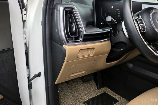 2024 Kia Sorento с пробегом 13 771 км