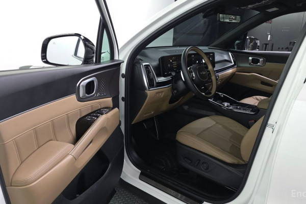 2023 Kia Sorento с пробегом 6 986 км