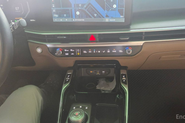 2025 Kia Sorento с пробегом 18 000 км