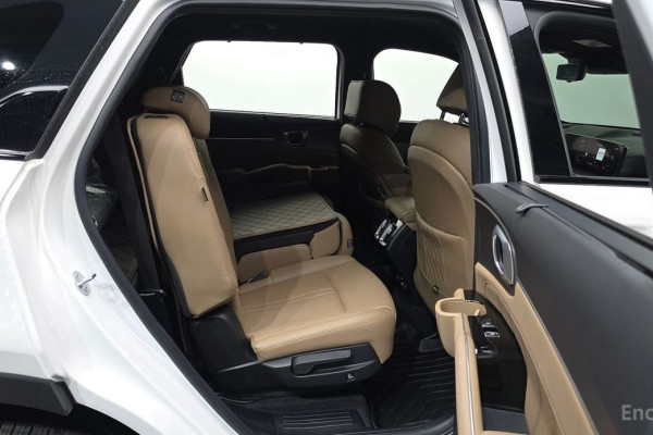 2023 Kia Sorento с пробегом 6 986 км