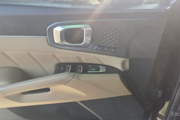 2025 Kia Sorento с пробегом 18 000 км