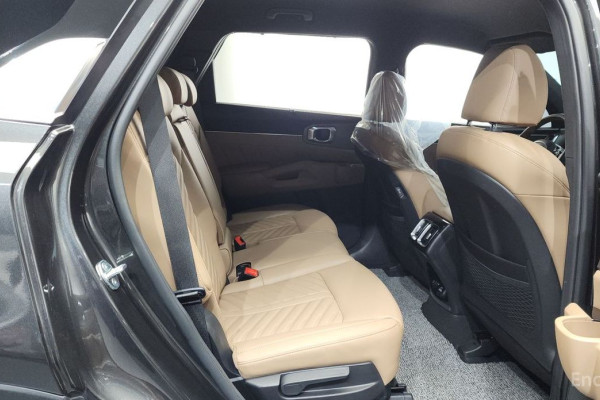 2024 Kia Sorento с пробегом 17 653 км