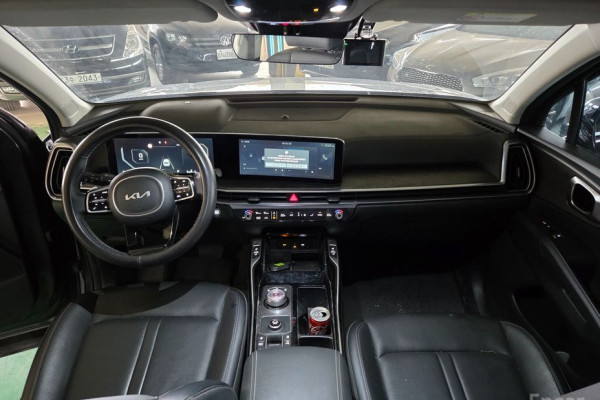 2025 Kia Sorento с пробегом 9 734 км
