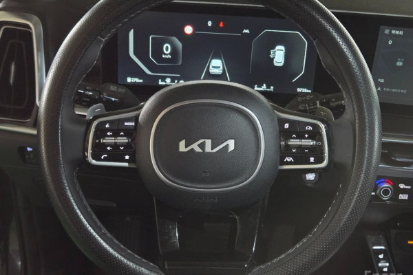 2025 Kia Sorento с пробегом 9 734 км