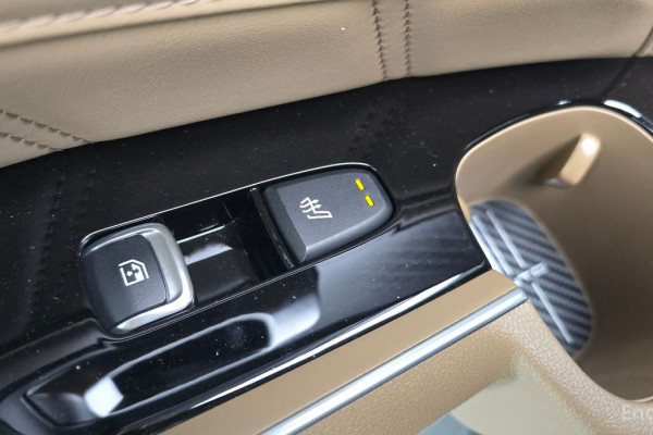 2024 Kia Sorento с пробегом 21 093 км