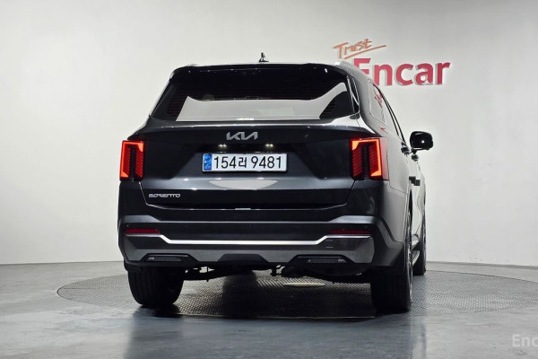 2023 Kia Sorento с пробегом 13 915 км