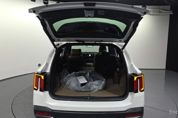 2023 Kia Sorento с пробегом 6 986 км