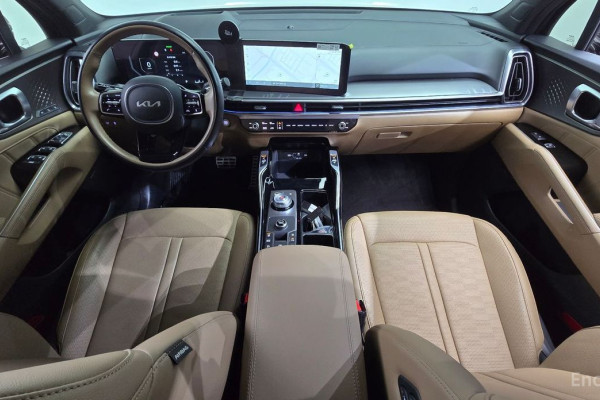 2023 Kia Sorento с пробегом 13 915 км