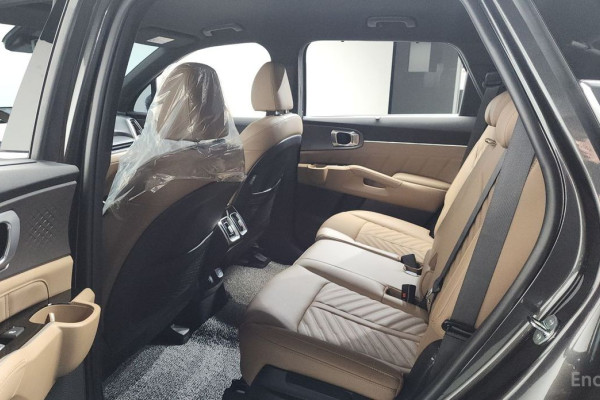 2024 Kia Sorento с пробегом 17 653 км