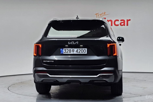 2025 Kia Sorento с пробегом 8 861 км