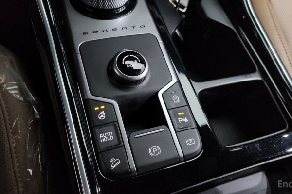 2024 Kia Sorento с пробегом 17 653 км