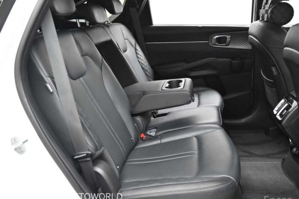 2024 Kia Sorento с пробегом 33 377 км