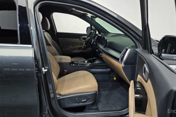 2023 Kia Sorento с пробегом 13 915 км