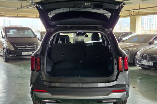 2025 Kia Sorento с пробегом 9 734 км