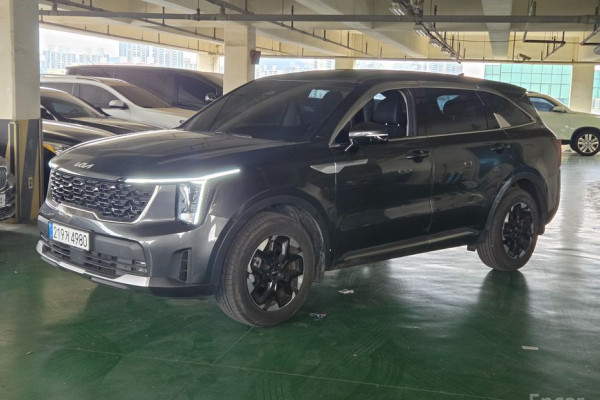2025 Kia Sorento с пробегом 9 734 км