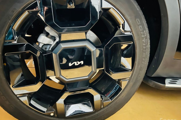 2025 Kia Sorento с пробегом 11 300 км