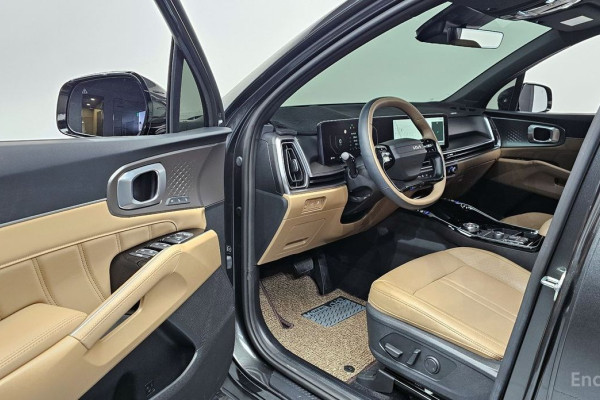 2025 Kia Sorento с пробегом 8 861 км